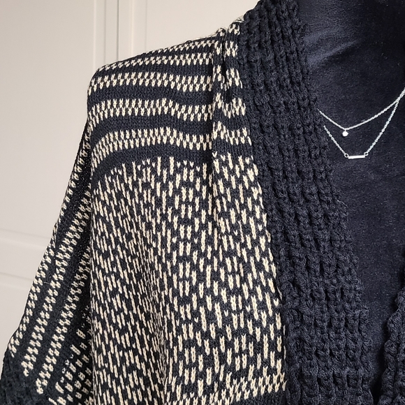 Verigo Allover Print Fringe Kimono Cardigan  NWT - Picture 5 of 7